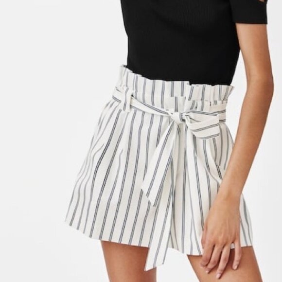 ZARA Paperbag Shorts - Picture 2 of 5